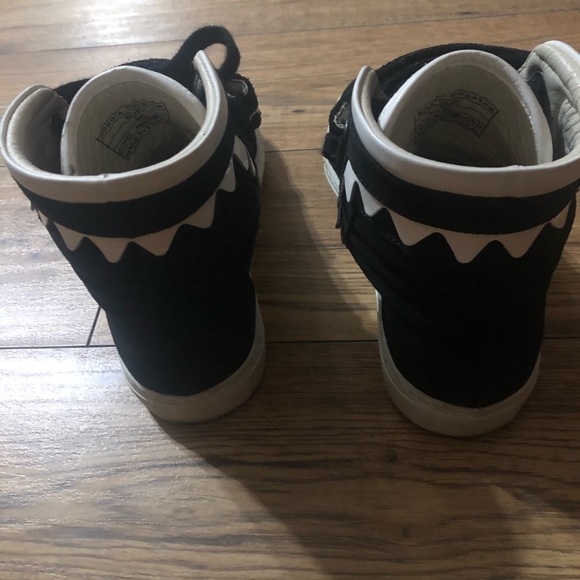 designer like new seude high tops in new condition - Picture 3 of 7